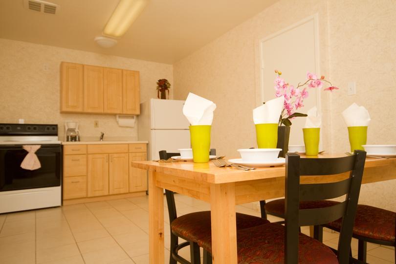 Tropicana Inn & Suites أنهايم المظهر الخارجي الصورة