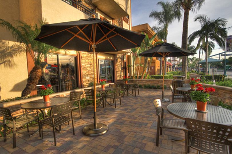Tropicana Inn & Suites أنهايم المظهر الخارجي الصورة