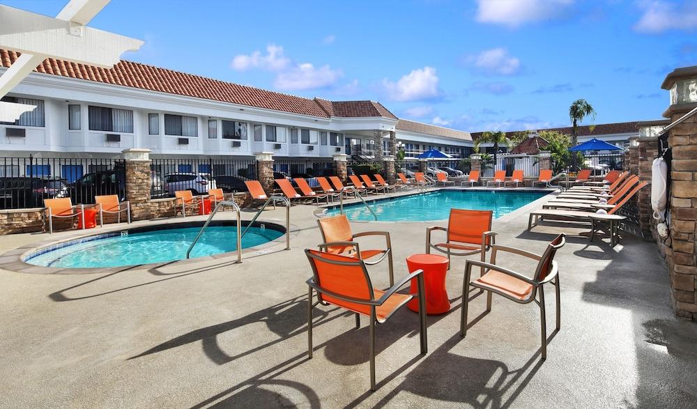 Tropicana Inn & Suites أنهايم المظهر الخارجي الصورة